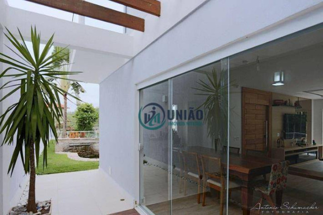 Imagem Casa com 4 Quartos à Venda, 400 m² em Pendotiba - Niterói Imagem Casa com 4 Quartos à Venda, 400 m² em Pendotiba - Niterói