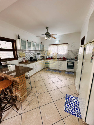 Imagem Casa com 3 Quartos para Temporada, 390 m² em Bertioga