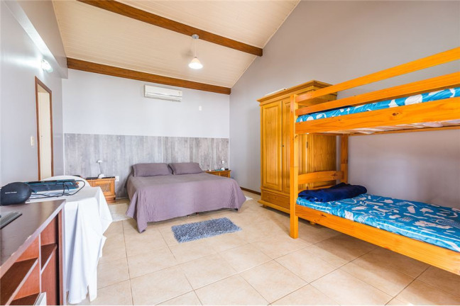Imagem Casa com 5 Quartos à Venda, em Cacupé - Florianópolis Imagem Casa com 5 Quartos à Venda, em Cacupé - Florianópolis