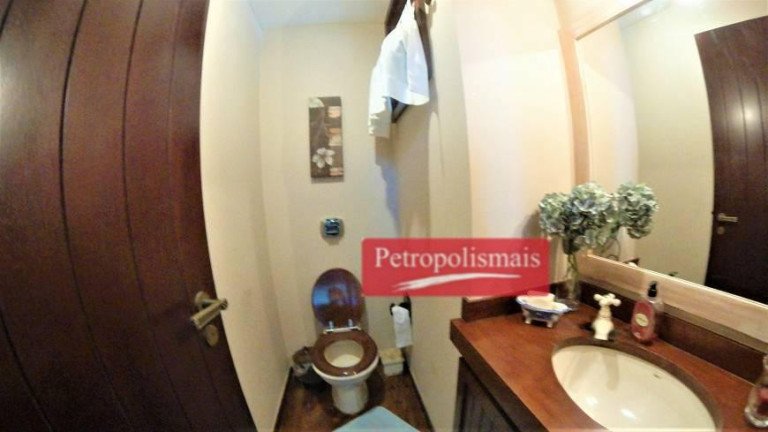 Imagem Casa com 3 Quartos à Venda, em São Sebastião - Petrópolis Imagem Casa com 3 Quartos à Venda, em São Sebastião - Petrópolis