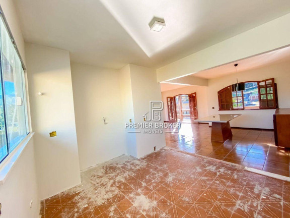 Imagem Casa com 3 Quartos à Venda ou Locação, 196 m² em Golfe - Teresópolis Imagem Casa com 3 Quartos à Venda ou Locação, 196 m² em Golfe - Teresópolis