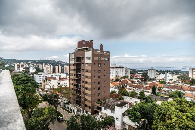 Imagem Imóvel com 3 Quartos à Venda, 444 m² em Tristeza - Porto Alegre Imagem Imóvel com 3 Quartos à Venda, 444 m² em Tristeza - Porto Alegre