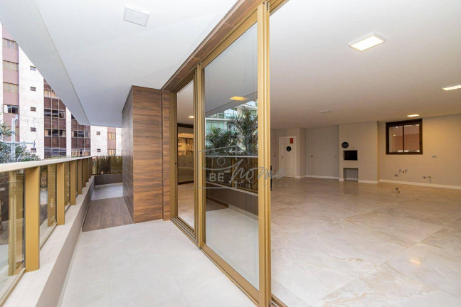 Imagem Apartamento com 3 Quartos à Venda, 233 m² em água Verde - Curitiba