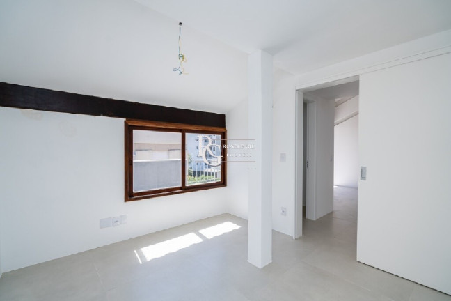 Imagem Imóvel com 3 Quartos à Venda, 244 m² em Auxiliadora - Porto Alegre Imagem Imóvel com 3 Quartos à Venda, 244 m² em Auxiliadora - Porto Alegre