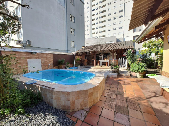 Imagem Casa com 5 Quartos à Venda, 244 m² em Centro - Joinville Imagem Casa com 5 Quartos à Venda, 244 m² em Centro - Joinville