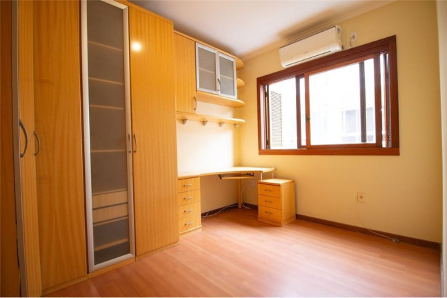 Imagem Imóvel com 3 Quartos à Venda, 157 m² em Menino Deus - Porto Alegre Imagem Imóvel com 3 Quartos à Venda, 157 m² em Menino Deus - Porto Alegre
