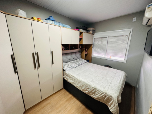 Imagem Casa com 2 Quartos à Venda, 48 m² em Restinga - Porto Alegre Imagem Casa com 2 Quartos à Venda, 48 m² em Restinga - Porto Alegre