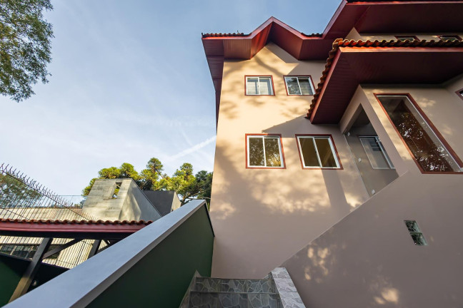 Imagem Casa com 3 Quartos à Venda, 350 m² em Santo Inácio - Curitiba