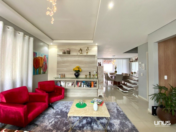 Imagem Casa com 3 Quartos à Venda, 300 m² em Estreito - Florianópolis