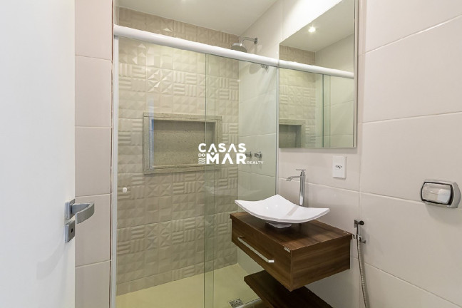 Imagem Imóvel com 2 Quartos à Venda, 80 m² em Copacabana - Rio De Janeiro Imagem Imóvel com 2 Quartos à Venda, 80 m² em Copacabana - Rio De Janeiro