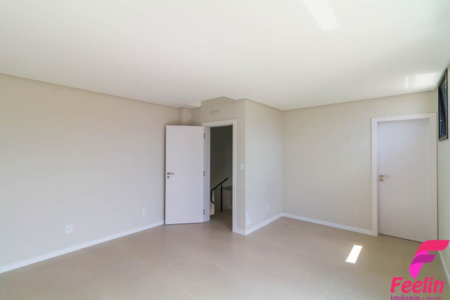 Imagem Casa com 3 Quartos à Venda, 140 m² em Ribeirão Da Ilha - Florianópolis Imagem Casa com 3 Quartos à Venda, 140 m² em Ribeirão Da Ilha - Florianópolis