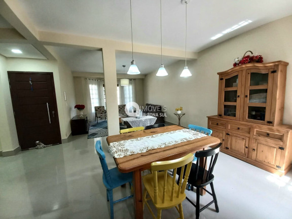 Imagem Casa com 4 Quartos à Venda, 170 m² Imagem Casa com 4 Quartos à Venda, 170 m²