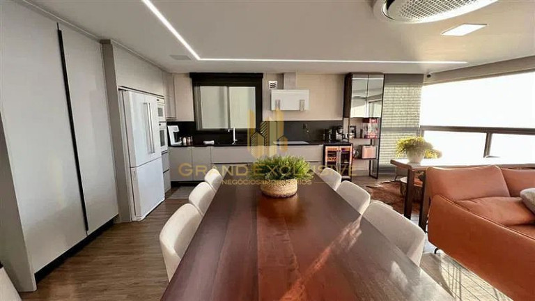 Imagem Apartamento com 3 Quartos à Venda, 183 m² em Centro - Balneário Camboriú Imagem Apartamento com 3 Quartos à Venda, 183 m² em Centro - Balneário Camboriú