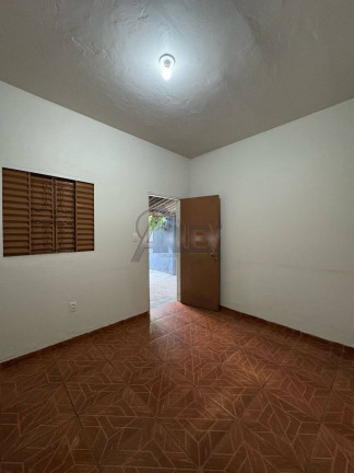 Imagem Casa com 2 Quartos à Venda, 100 m² em Montes Claros Imagem Casa com 2 Quartos à Venda, 100 m² em Montes Claros