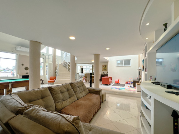 Imagem Casa com 3 Quartos à Venda, 334 m² em Capoeiras - Florianópolis Imagem Casa com 3 Quartos à Venda, 334 m² em Capoeiras - Florianópolis