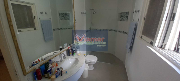 Imagem Casa com 4 Quartos à Venda, 300 m² em Jardim Virgínia - Guarujá Imagem Casa com 4 Quartos à Venda, 300 m² em Jardim Virgínia - Guarujá