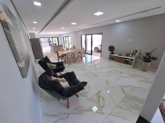 Imagem Casa com 4 Quartos à Venda, 1.105 m² em Botucatu Imagem Casa com 4 Quartos à Venda, 1.105 m² em Botucatu