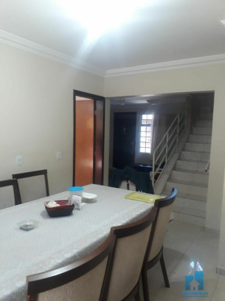 Imagem Sobrado com 4 Quartos à Venda, 209 m² em Uvaranas - Ponta Grossa Imagem Sobrado com 4 Quartos à Venda, 209 m² em Uvaranas - Ponta Grossa