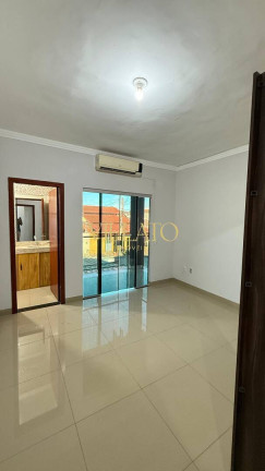 Imagem Casa com 3 Quartos para Alugar, 220 m² em Jardim Clarissa - Goiânia Imagem Casa com 3 Quartos para Alugar, 220 m² em Jardim Clarissa - Goiânia