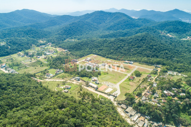 Terreno à Venda, 1.200 m² em Cedros - Camboriú