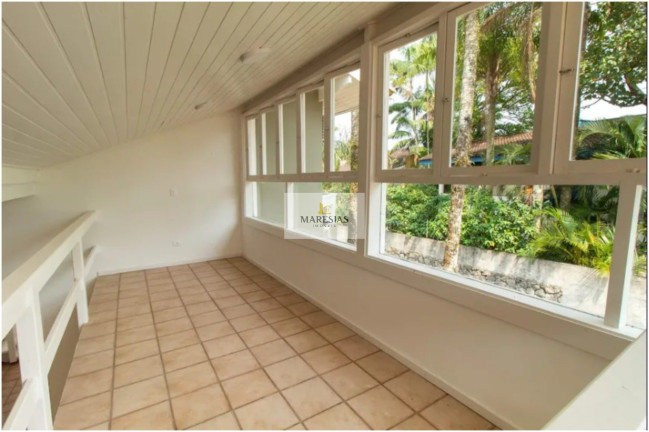 Imagem Casa com 4 Quartos à Venda, 300 m² em Maresias - São Sebastião Imagem Casa com 4 Quartos à Venda, 300 m² em Maresias - São Sebastião