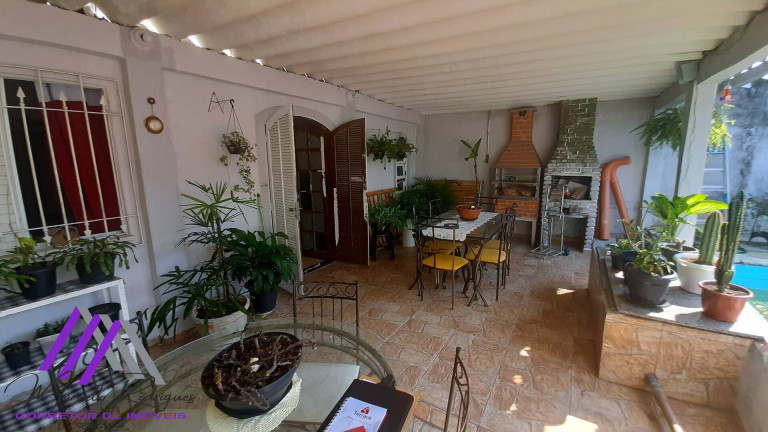 Imagem Casa com 3 Quartos à Venda, 104 m² em Samambaia - Praia Grande Imagem Casa com 3 Quartos à Venda, 104 m² em Samambaia - Praia Grande
