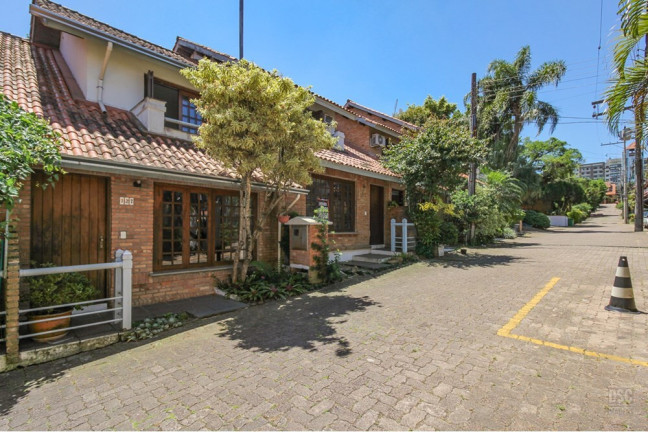 Casa com 2 Quartos à Venda, 95 m² em Cavalhada - Porto Alegre