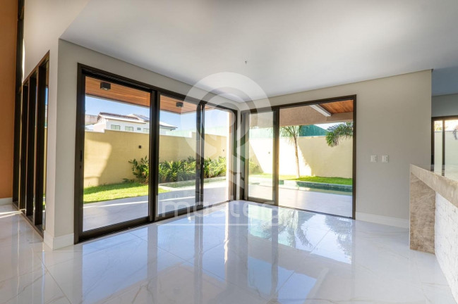 Imagem Casa com 4 Quartos à Venda, 361 m² em Alphaville - Eusébio Imagem Casa com 4 Quartos à Venda, 361 m² em Alphaville - Eusébio