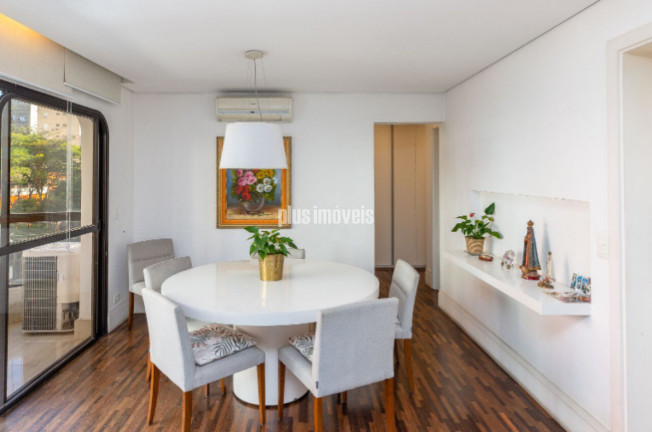 Imagem Apartamento com 3 Quartos à Venda, 120 m² em Moema - São Paulo