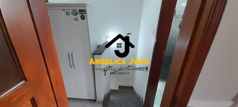 Imagem Sobrado com 3 Quartos à Venda, 101 m² em Vila Sao Jorge - São Vicente