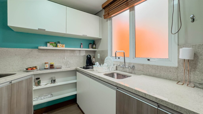 Imagem Imóvel com 2 Quartos à Venda, em Moinhos De Vento - Porto Alegre Imagem Imóvel com 2 Quartos à Venda, em Moinhos De Vento - Porto Alegre