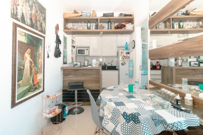 Imagem Imóvel com 1 Quarto à Venda, em Centro Histórico - Porto Alegre Imagem Imóvel com 1 Quarto à Venda, em Centro Histórico - Porto Alegre