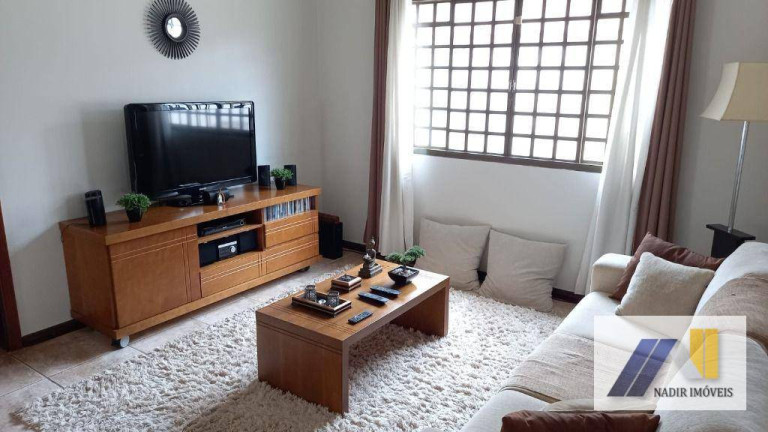 Imagem Casa com 3 Quartos à Venda, 200 m² em Altavile - Pouso Alegre