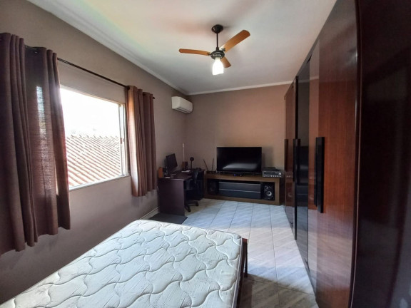 Imagem Casa com 3 Quartos à Venda, 320 m² em Canto Do Forte - Praia Grande Imagem Casa com 3 Quartos à Venda, 320 m² em Canto Do Forte - Praia Grande