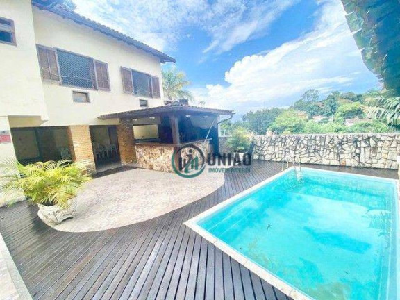 Imagem Casa com 3 Quartos à Venda, 385 m² em Pendotiba - Niterói