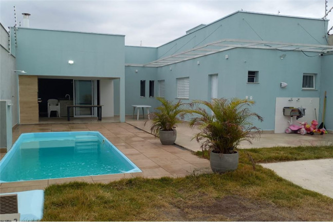 Imagem Casa com 2 Quartos à Venda, em Loteamento Residencial E Comercial Araguaia - Pindamonhangaba Imagem Casa com 2 Quartos à Venda, em Loteamento Residencial E Comercial Araguaia - Pindamonhangaba