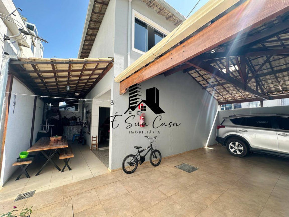 Casa com 4 Quartos à Venda, 343 m² em Cabral - Contagem