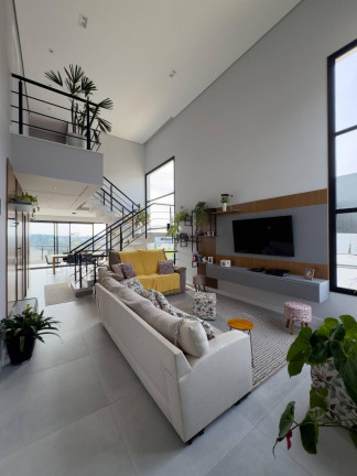Imagem Casa de Condomínio com 3 Quartos à Venda, 328 m²