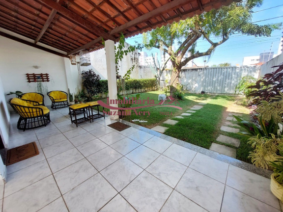 Imagem Casa com 3 Quartos à Venda, em Candelária - Natal Imagem Casa com 3 Quartos à Venda, em Candelária - Natal