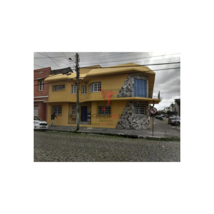 Casa com 8 Quartos à Venda, 200 m² em Centro - Pelotas