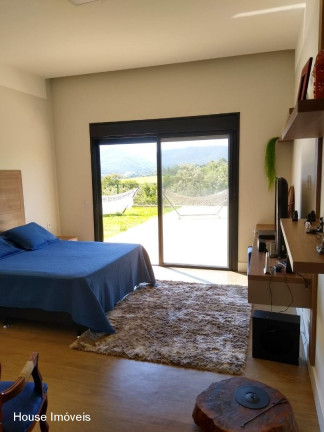 Imagem Casa com 3 Quartos à Venda, 400 m² em Medeiros - Jundiaí Imagem Casa com 3 Quartos à Venda, 400 m² em Medeiros - Jundiaí