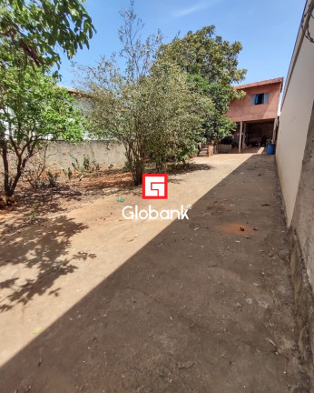 Imagem Casa com 7 Quartos à Venda, 180 m² em São Judas - Montes Claros Imagem Casa com 7 Quartos à Venda, 180 m² em São Judas - Montes Claros