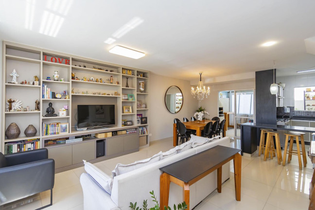 Imagem Sobrado com 3 Quartos à Venda, 190 m² em Santo Inácio - Curitiba Imagem Sobrado com 3 Quartos à Venda, 190 m² em Santo Inácio - Curitiba