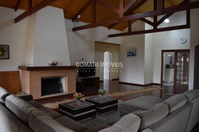 Imagem Casa com 4 Quartos à Venda, 314 m² em Região Do Alto Do Capivari - Campos Do Jordão Imagem Casa com 4 Quartos à Venda, 314 m² em Região Do Alto Do Capivari - Campos Do Jordão