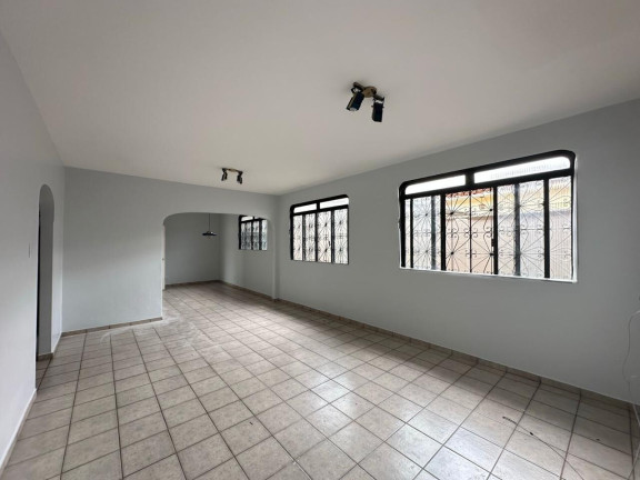Imagem Casa com 3 Quartos à Venda, 373 m² em Setor Central - Goiânia Imagem Casa com 3 Quartos à Venda, 373 m² em Setor Central - Goiânia