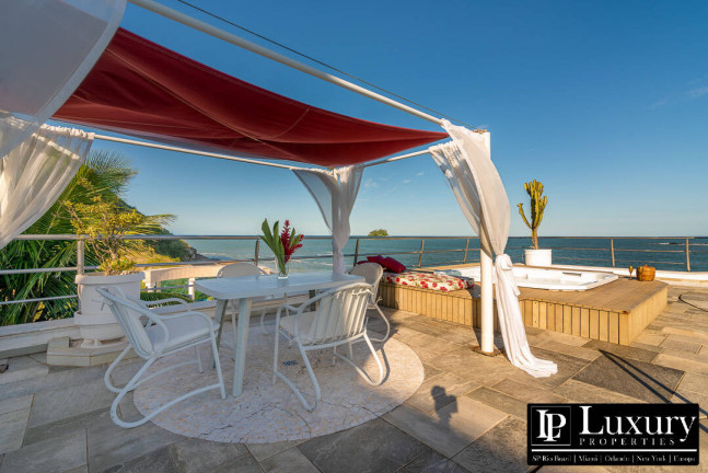 Imagem Casa com 10 Quartos à Venda, em Balneário Praia Do Pernambuco - Guarujá Imagem Casa com 10 Quartos à Venda, em Balneário Praia Do Pernambuco - Guarujá
