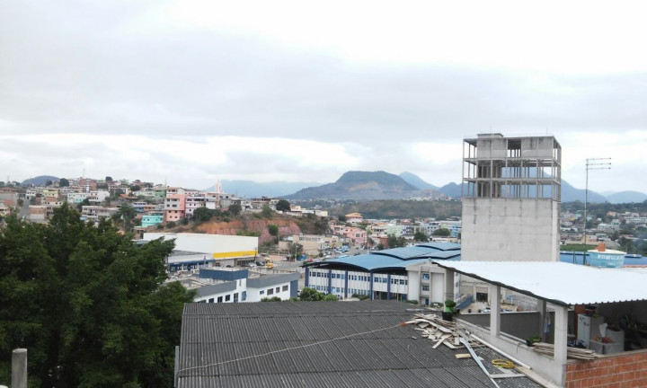 Imóvel com 2 Quartos para Alugar, 130 m² em Expedito - Cariacica