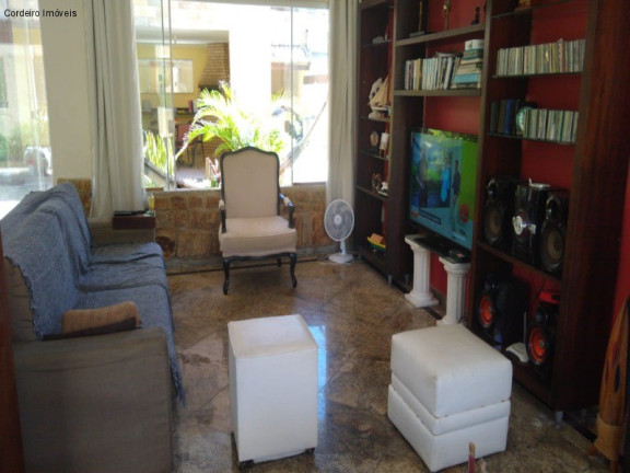 Imagem Casa com 5 Quartos à Venda, 378 m² em Miguel Couto - Cabo Frio Imagem Casa com 5 Quartos à Venda, 378 m² em Miguel Couto - Cabo Frio