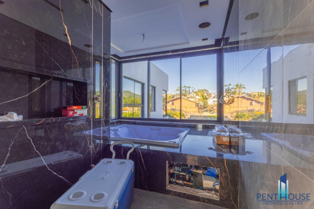 Imagem Casa com 4 Quartos à Venda, 525 m² em Praia Do Estaleiro - Balneário Camboriú Imagem Casa com 4 Quartos à Venda, 525 m² em Praia Do Estaleiro - Balneário Camboriú