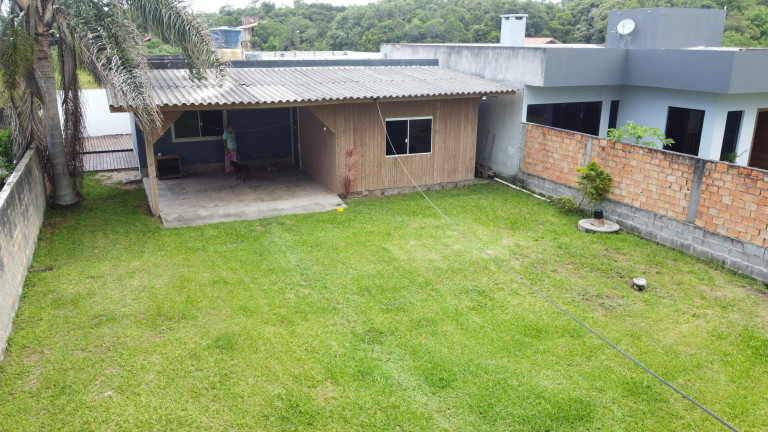 Imagem Casa com 2 Quartos para Temporada, 90 m² em Encantada - Garopaba Imagem Casa com 2 Quartos para Temporada, 90 m² em Encantada - Garopaba
